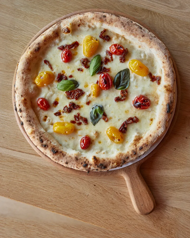 Three Tomatoes, pizza at Di Luca