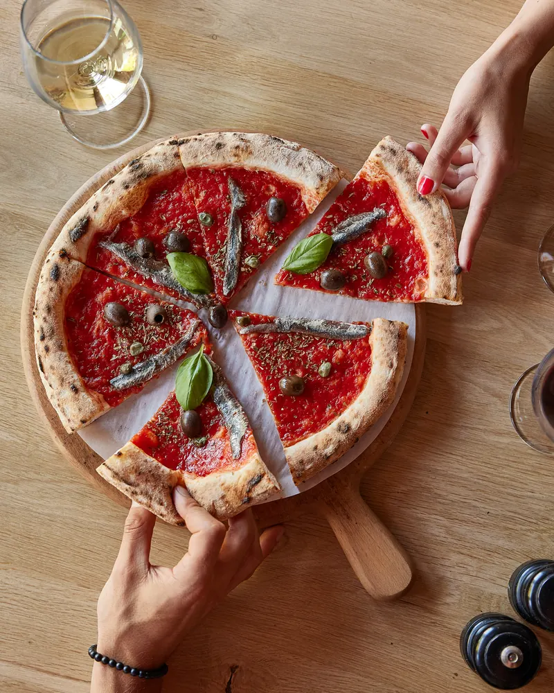 Friends sharing a Napoletana